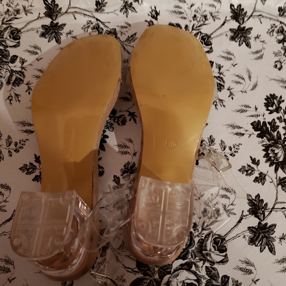 Clean sandals - Picture 5 of 5